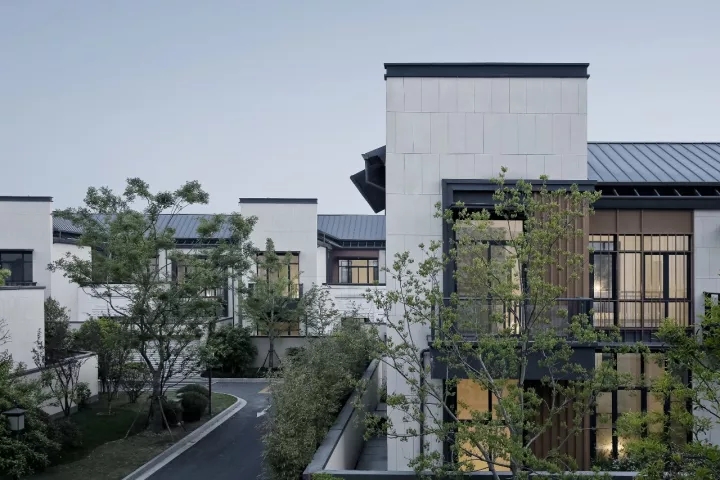 庭院、建筑與內部道路的關系